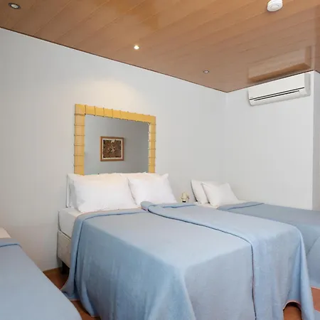 Aparthotel Nest *